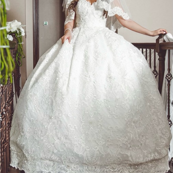 Wedding dress - Picture 1 of 1